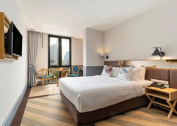 Vince Pratunam Hotel 4*