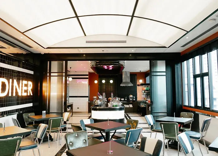 Vince Pratunam Hotel 4*