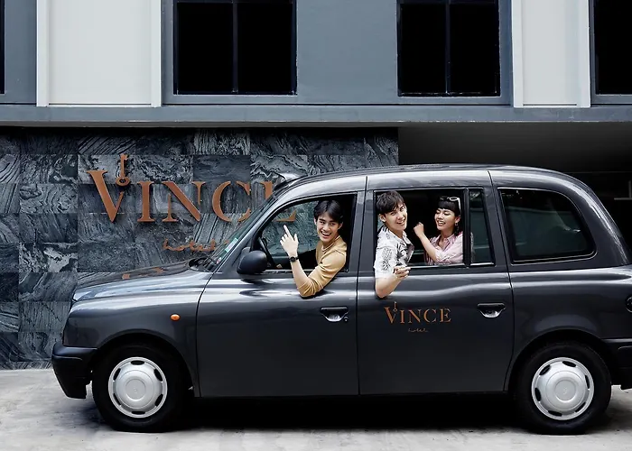 Vince Pratunam 4*
